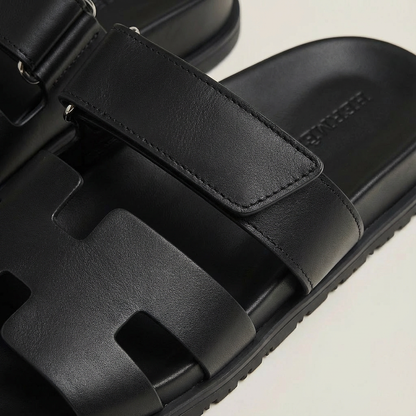 Sandalias Slide Mujer Tira Ajustable Diseño Calado Minimalista