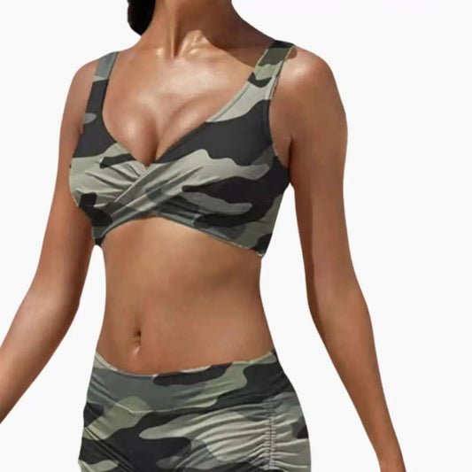 Conjunto bikini mujer con diseño cruzado y shorts ajustados - Mavetta