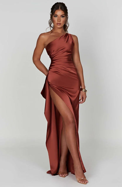 Vestido largo mujer con diseño asimétrico elegante
