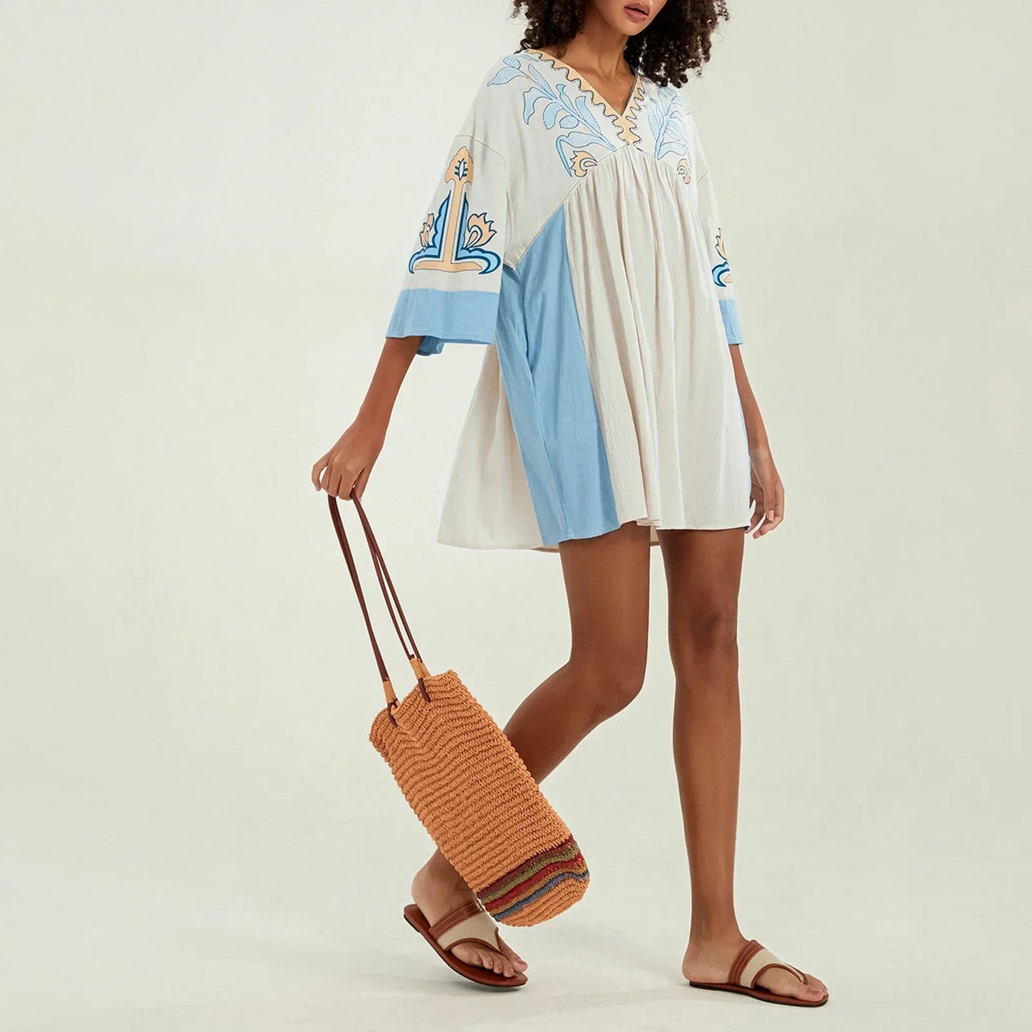 Vestido túnica mujer con bordados escote en V