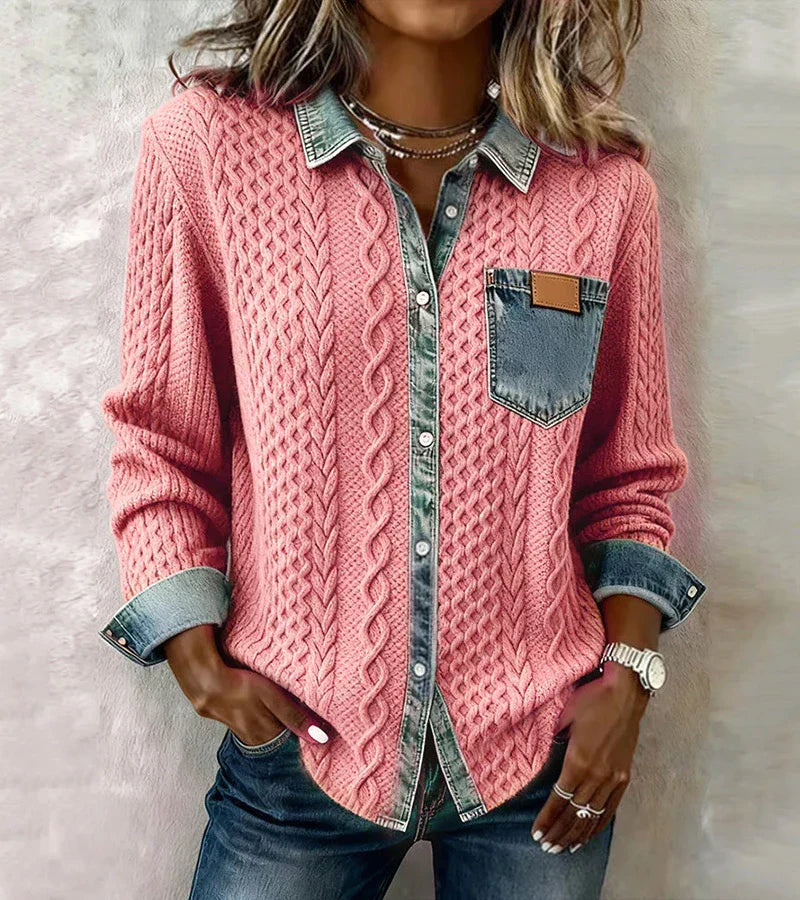 mujer tejido con detalles denim estilo casual elegante