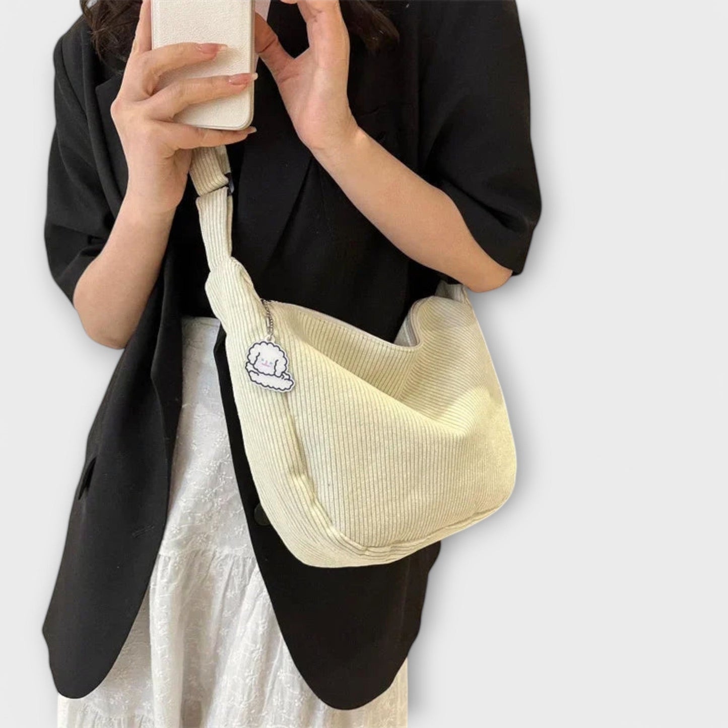 Bolso de hombro mujer con forma elegante acabado pulido