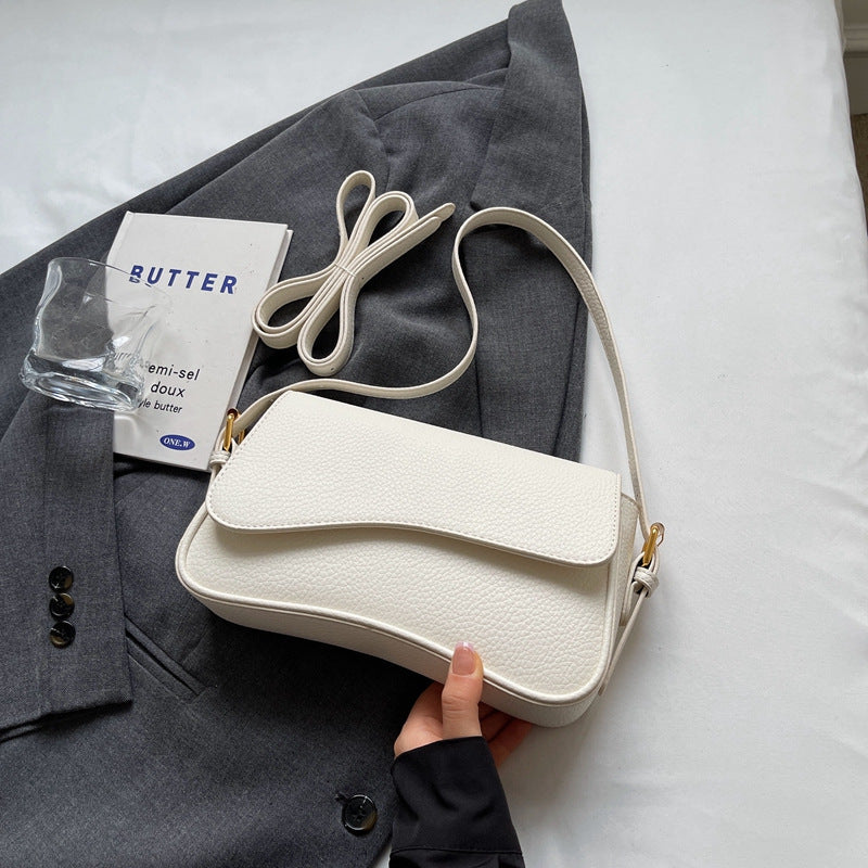 Bolso de hombro mujer de cuero vegano con solapa y correa ajustable