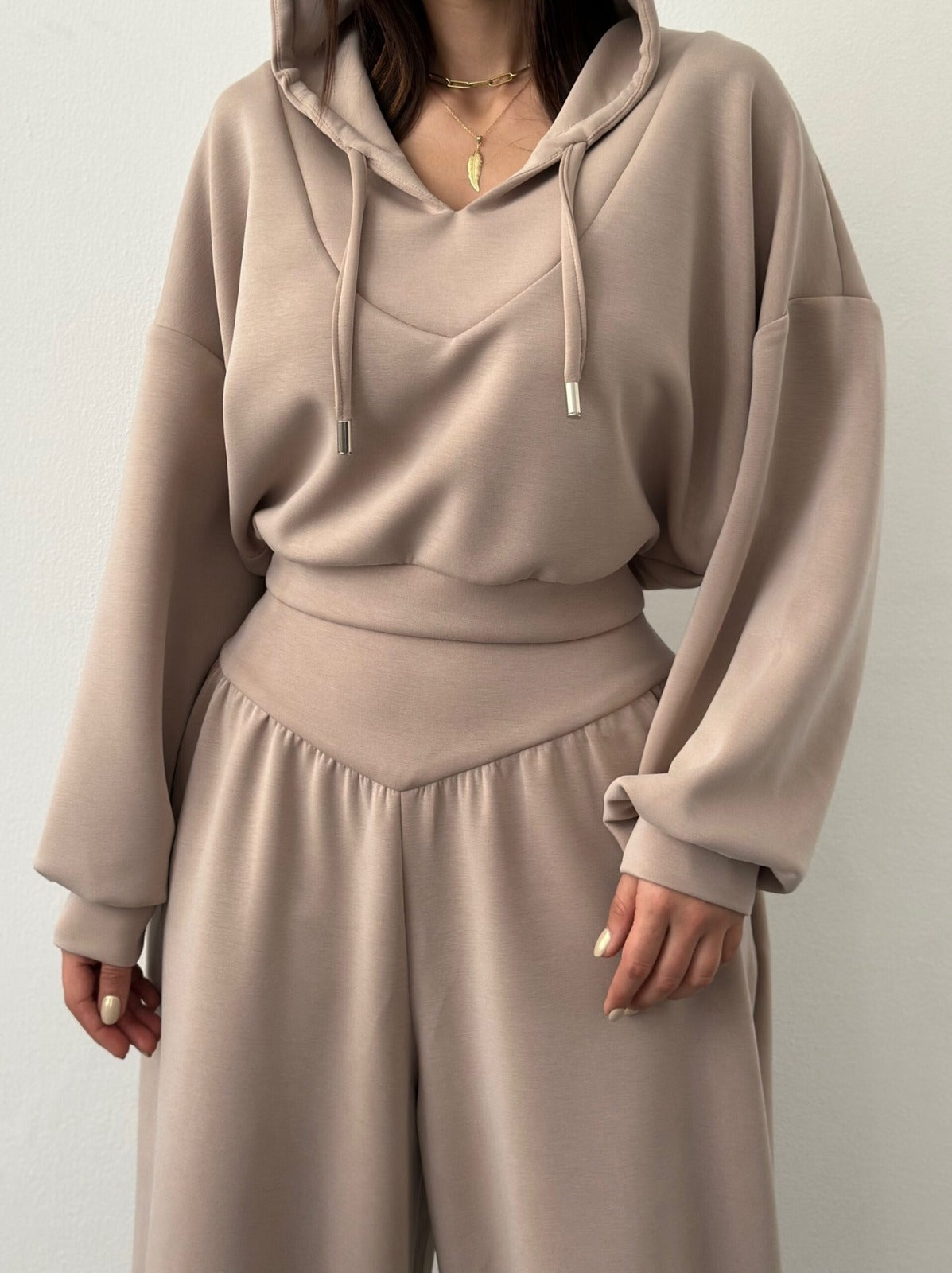 Conjunto Mujer Sudadera Corta y Pantalón Ancho