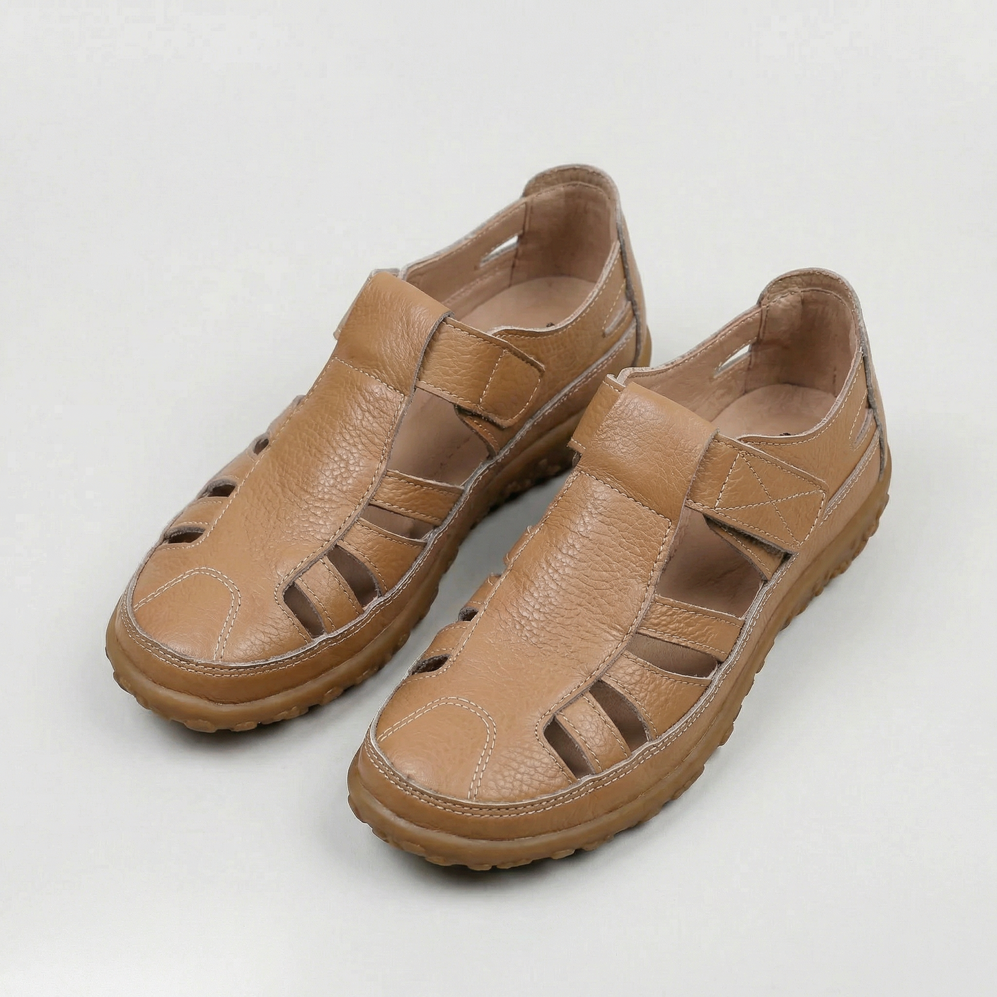 Sandalias Mujer de Cuero Cerradas con Recortes y Cierre Velcro