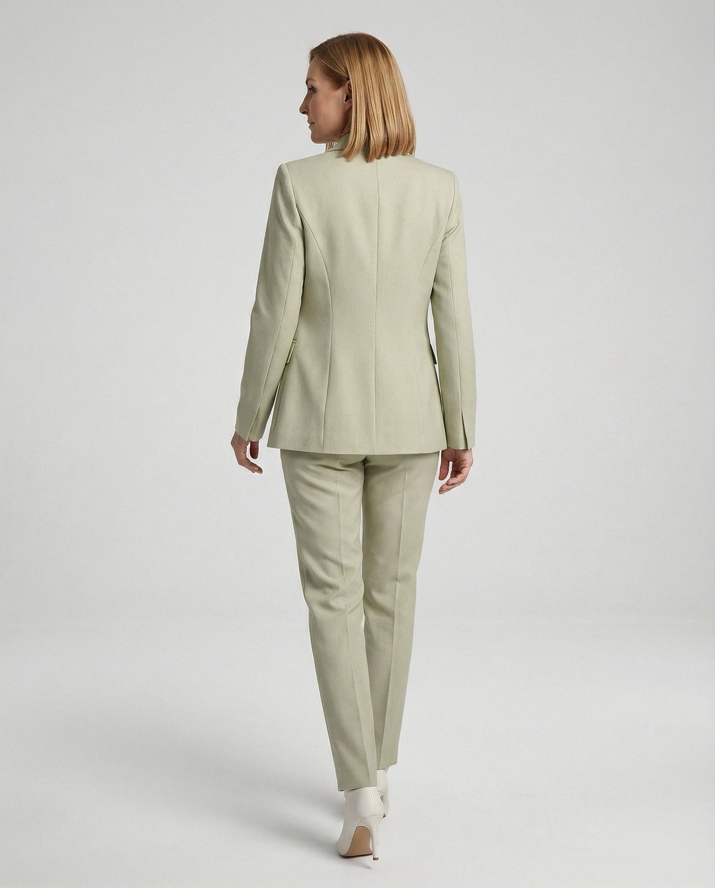 Conjunto Mujer dos Piezas Blazer y Pantalón Ajustado