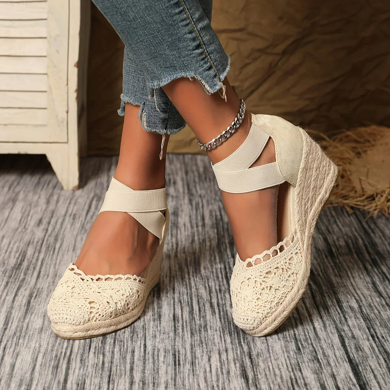 Zapatos Mujer de Cuña con Crochet y Tira Elástica en Tobillo - Mavetta