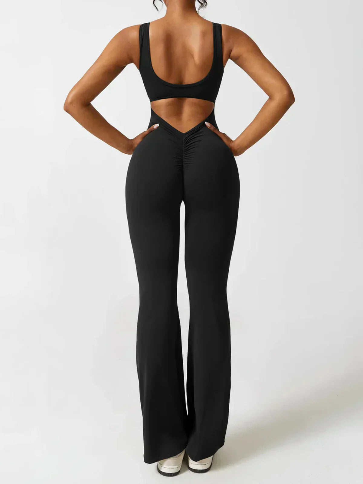 Mono Mujer con Espalda en V y Pierna Flare Ajuste Elegante - Mavetta