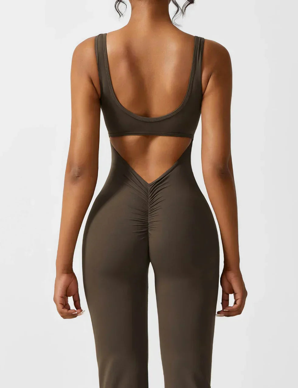 Mono Mujer con Espalda en V y Pierna Flare Ajuste Elegante