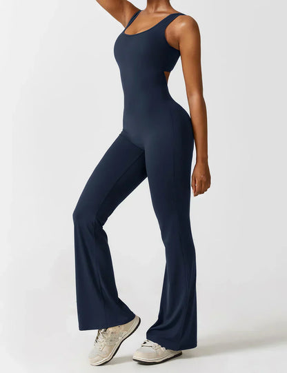 Mono Mujer con Espalda en V y Pierna Flare Ajuste Elegante