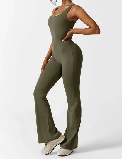 Mono Mujer con Espalda en V y Pierna Flare Ajuste Elegante