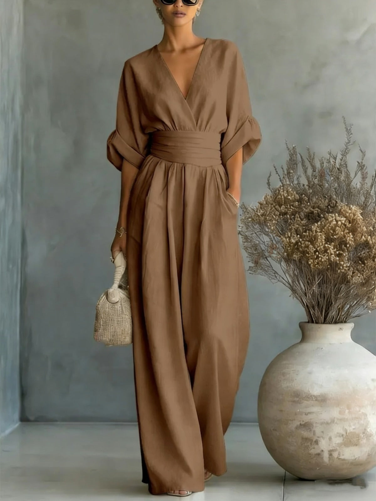 Mono Mujer Elegante Escote en V