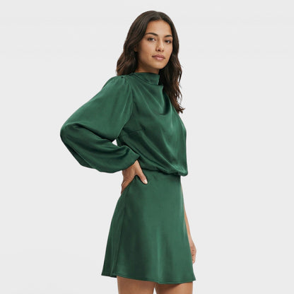 Vestido Asimétrico Mini Satinado