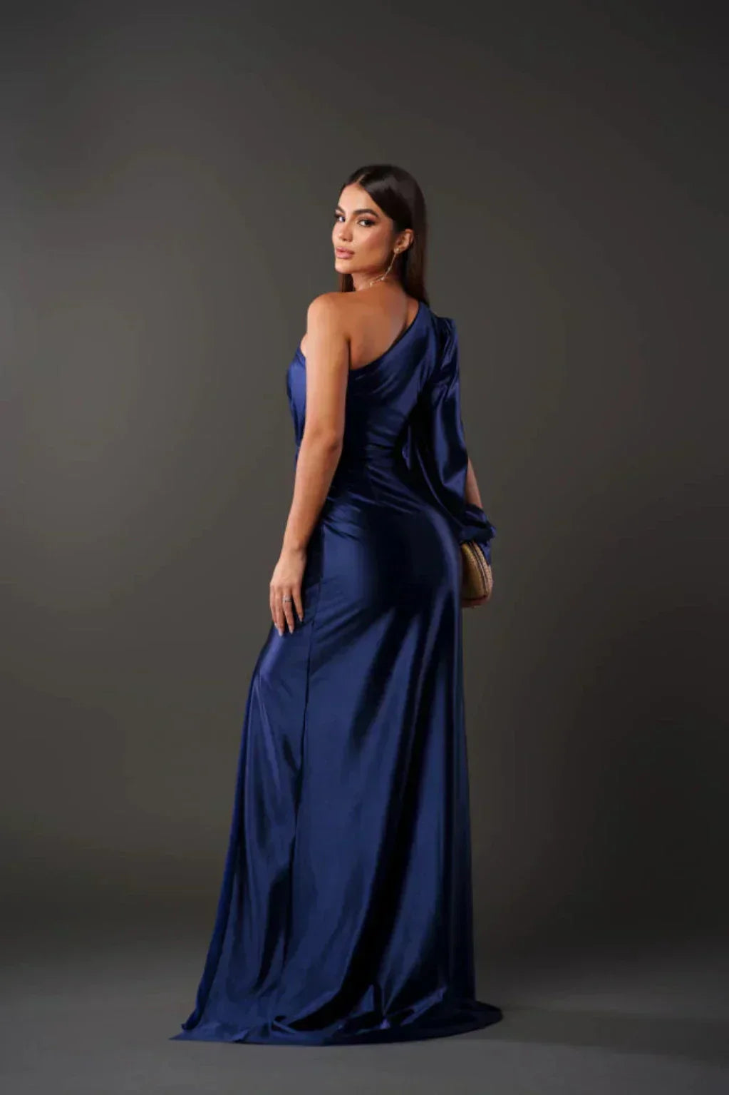 Vestido Mujer Satinado Manga Asimétrica