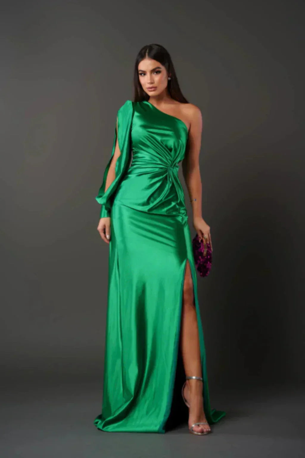Vestido Mujer Satinado Manga Asimétrica