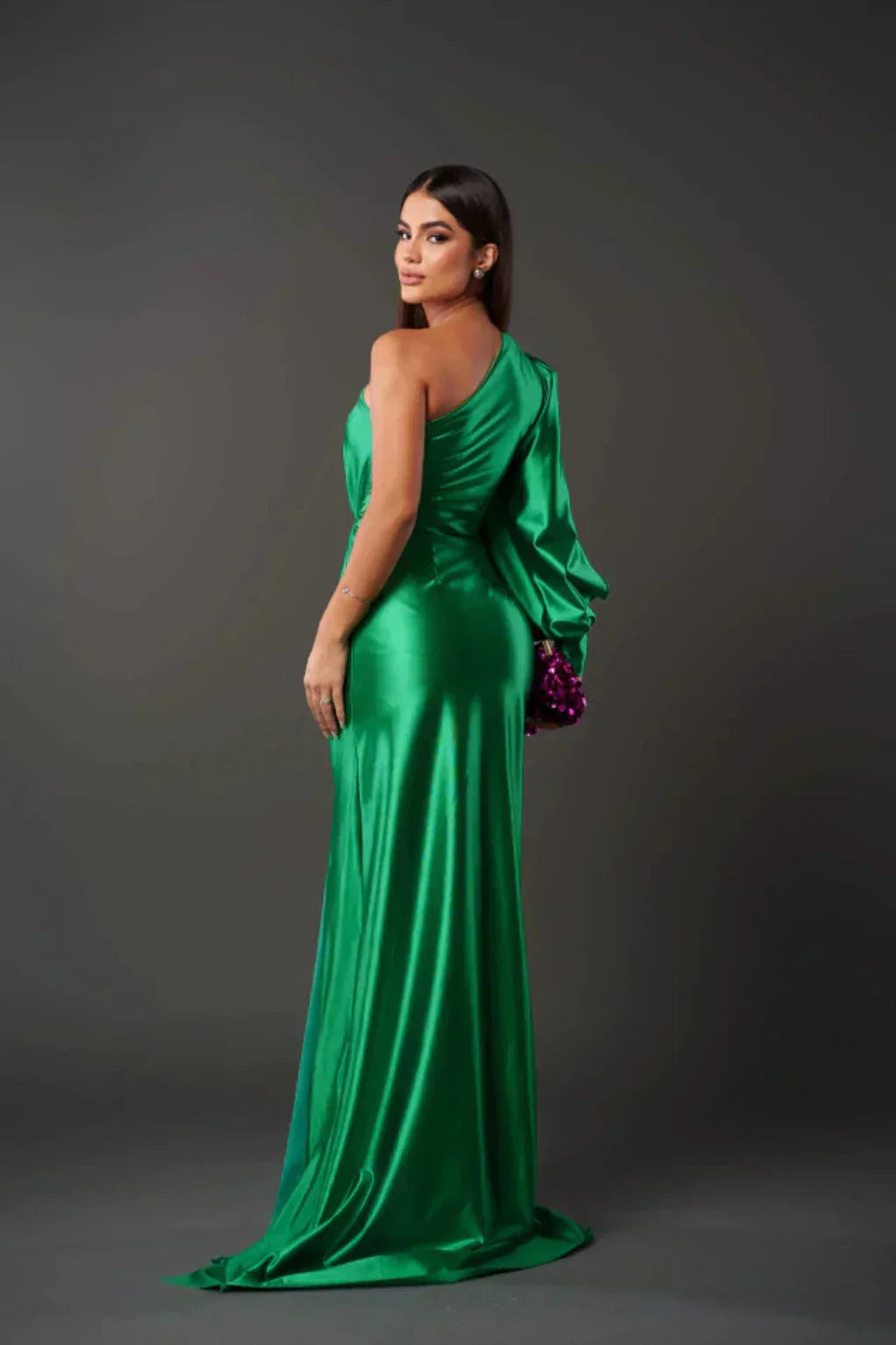 Vestido Mujer Satinado Manga Asimétrica