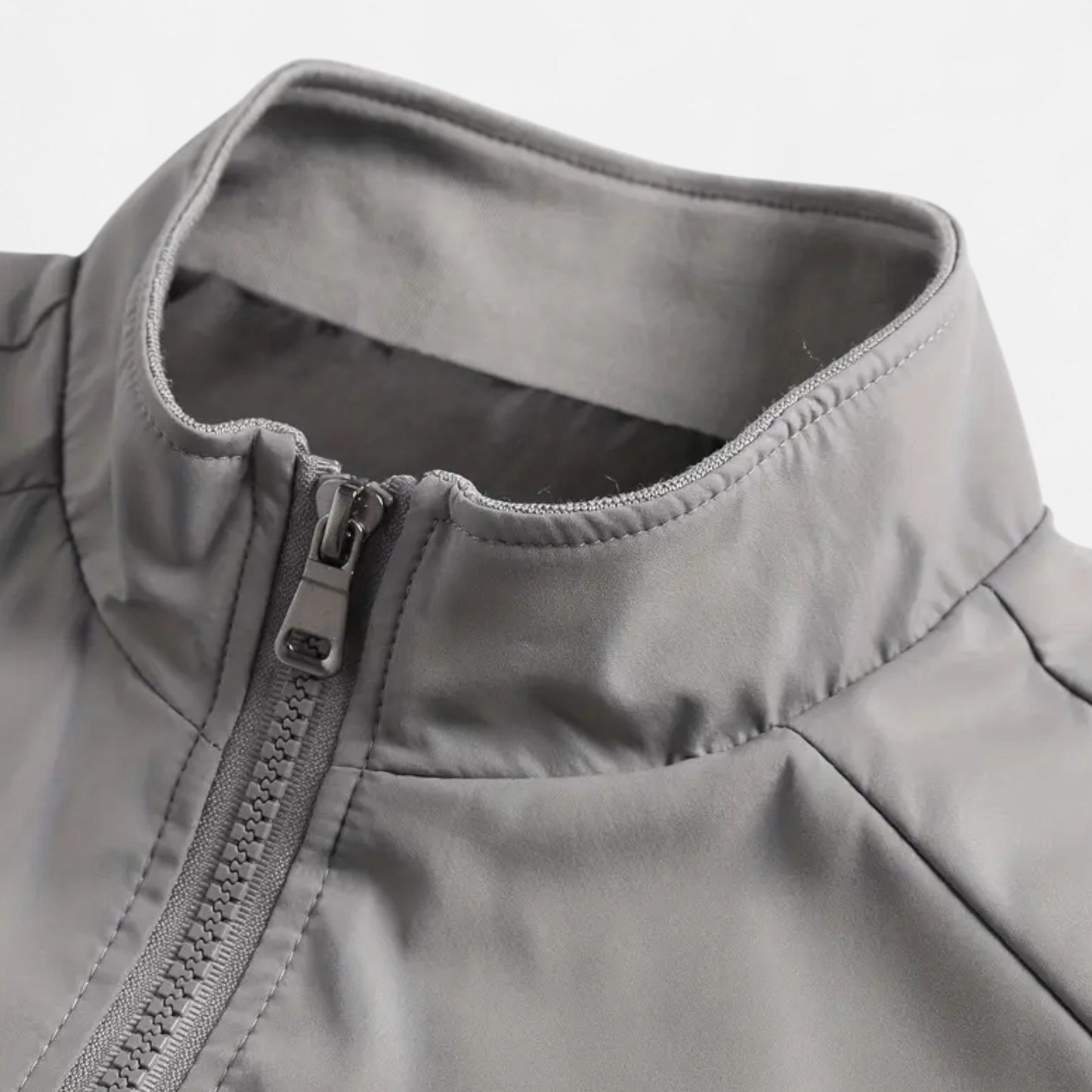Chaqueta Ligera Hombre con Cremallera y Cuello Alto
