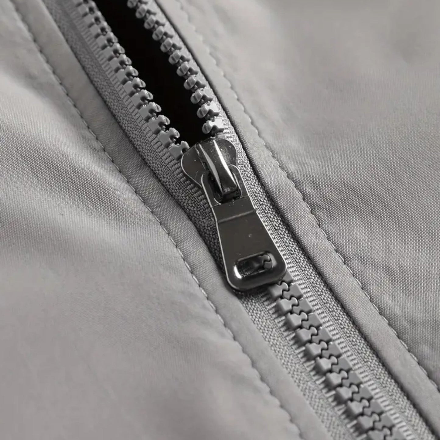 Chaqueta Ligera Hombre con Cremallera y Cuello Alto