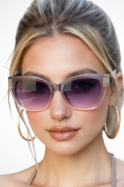 Gafas de Sol Mujer Estilo Gato Detalle Metálico Lente Degradada
