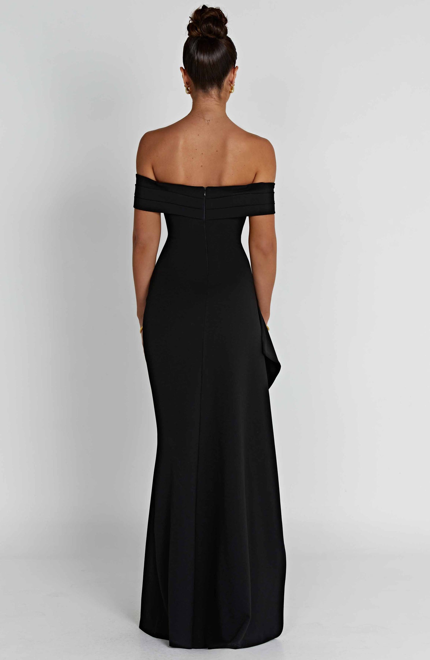 Vestido largo mujer de tirantes y diseño elegante