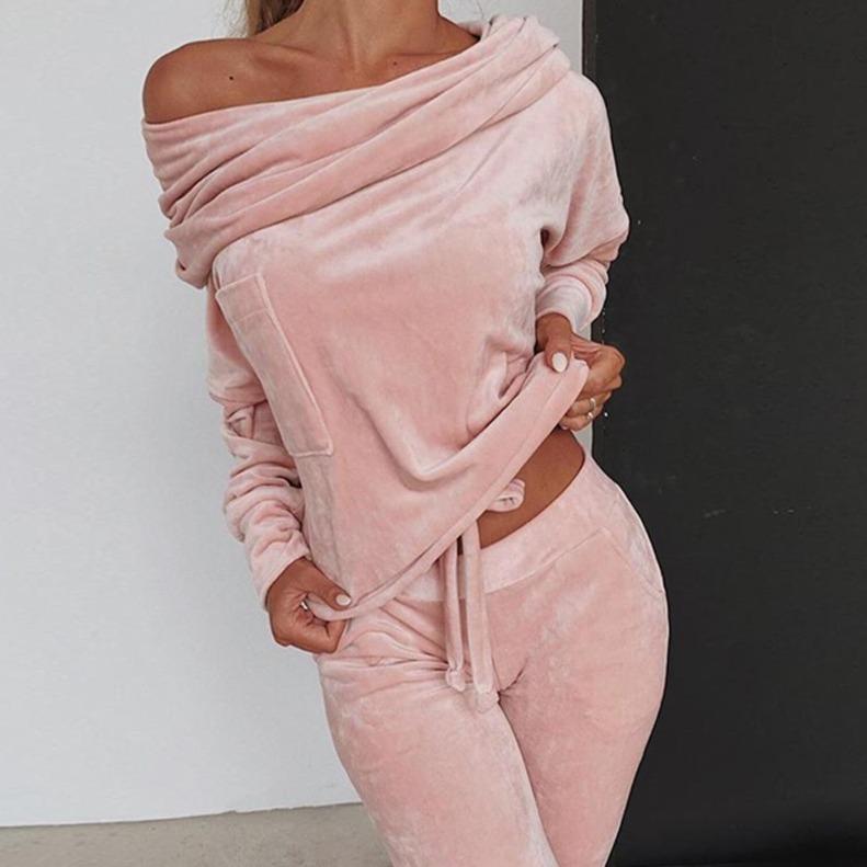 Conjunto Mujer Lounge Terciopelo Hombros Descubiertos Elegante - Mavetta
