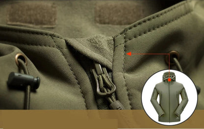 Chaqueta táctica hombre con capucha y bolsillos funcionales