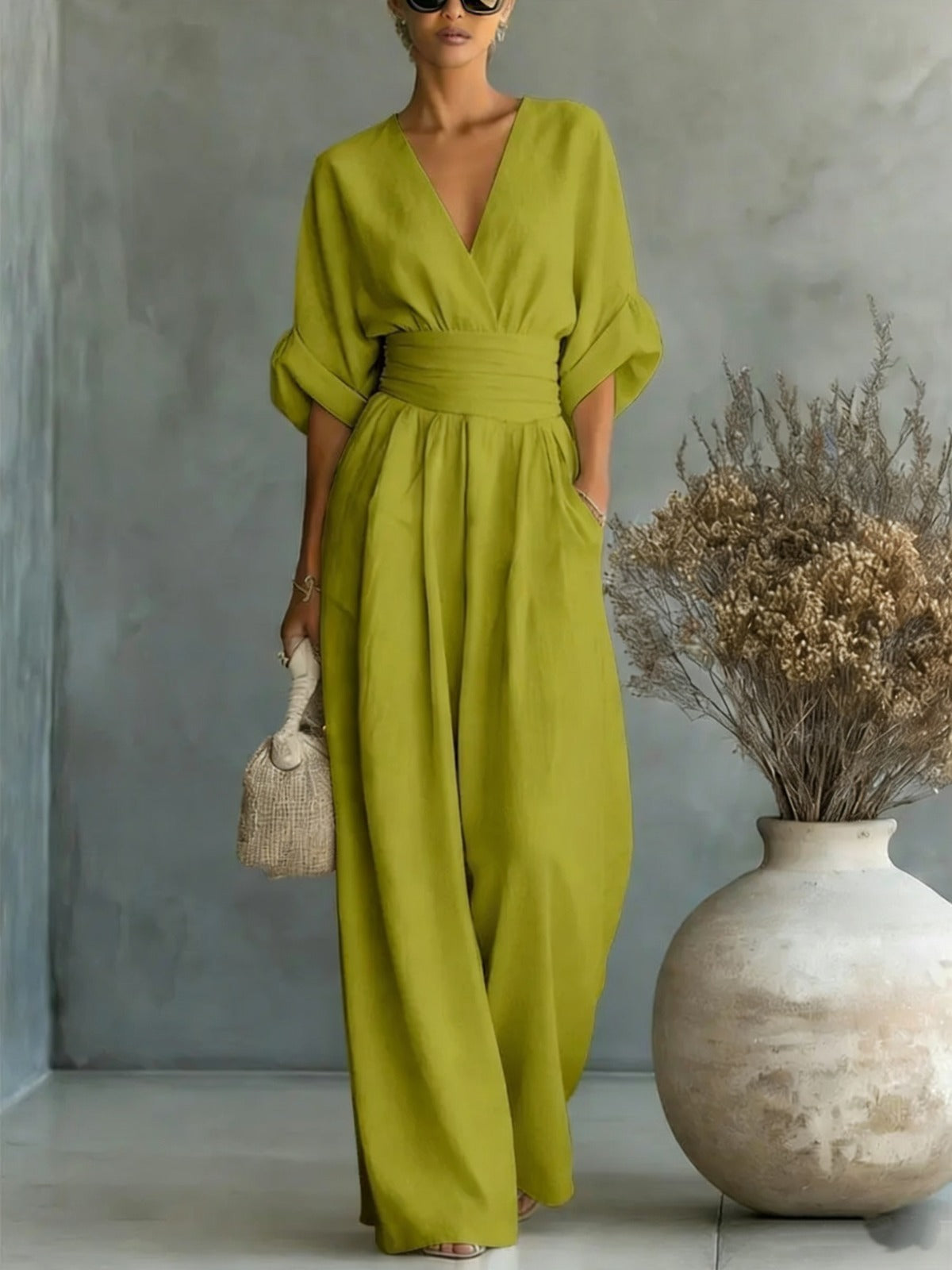 Mono Mujer Elegante Escote en V