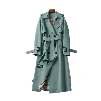 Gabardina mujer con doble botonadura estilo trench