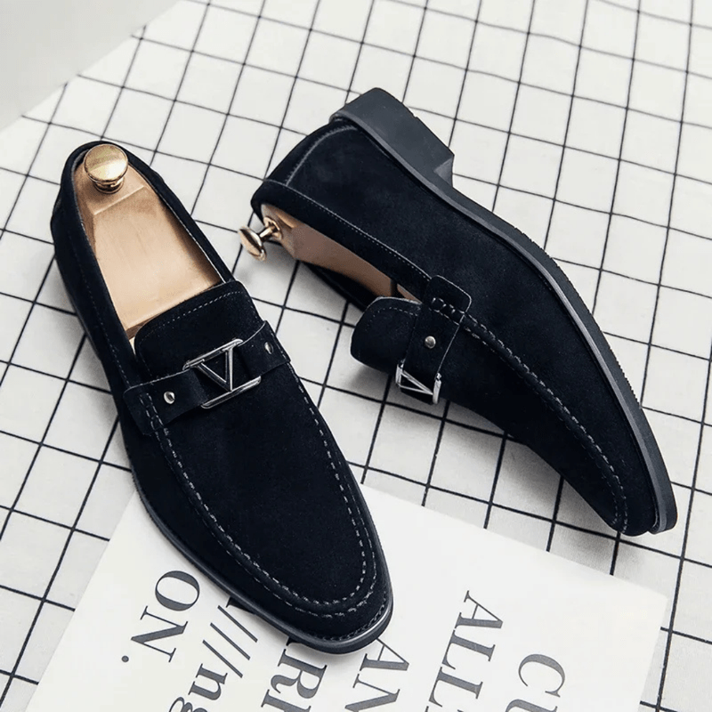 Mocasines Hombre de Vestir con Detalle Metálico y Diseño Angular