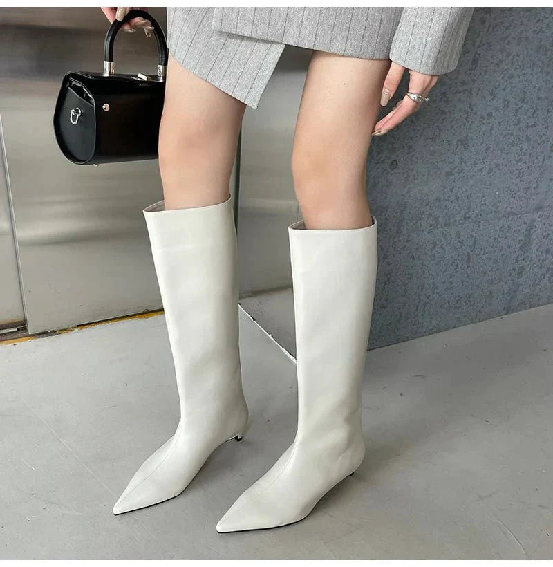 Botas altas mujer de piel con cierre lateral elegante
