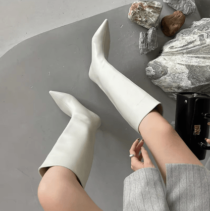 Botas altas mujer de piel con cierre lateral elegante
