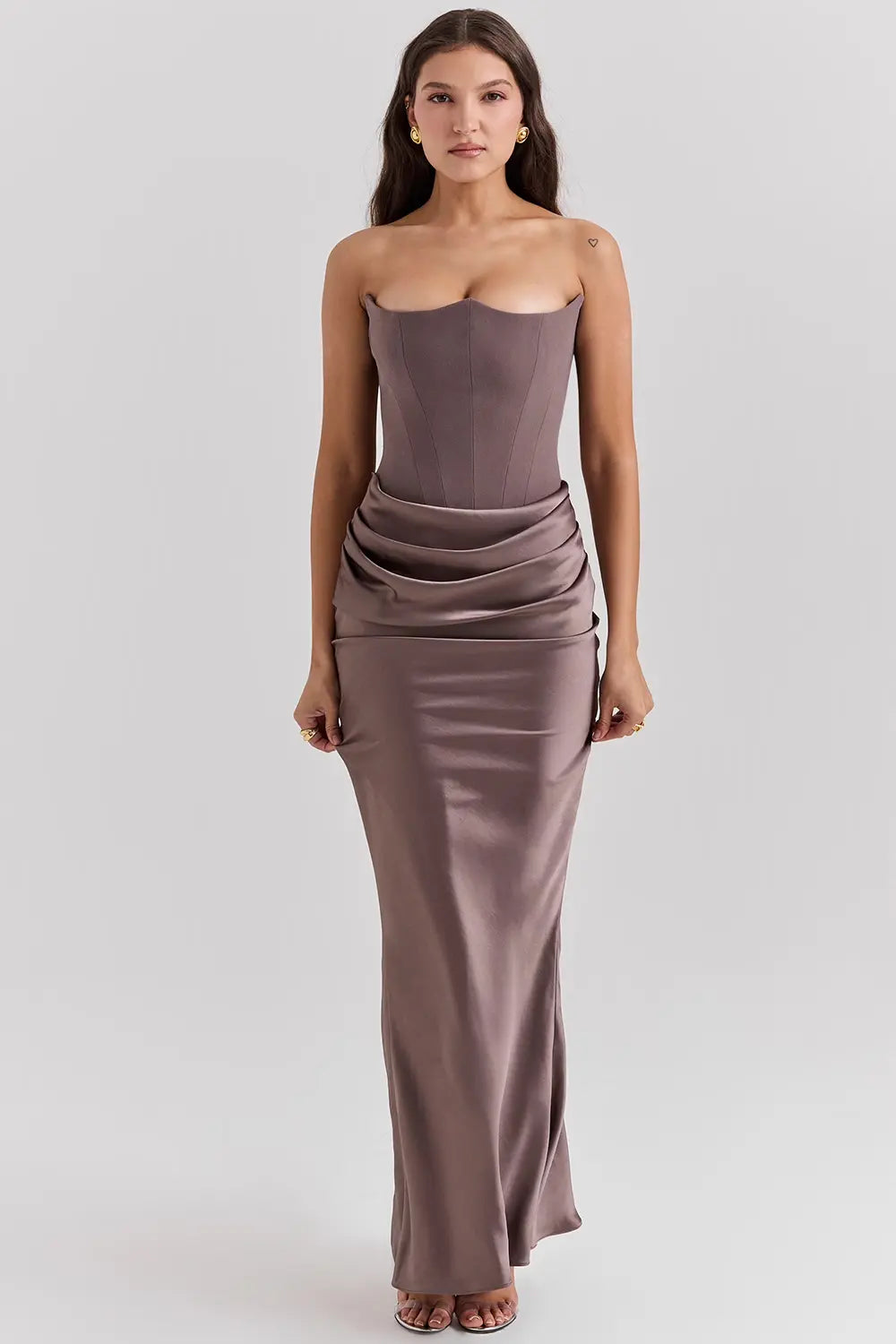 Vestido maxi mujer de satén sin tirantes fruncido favorecedor
