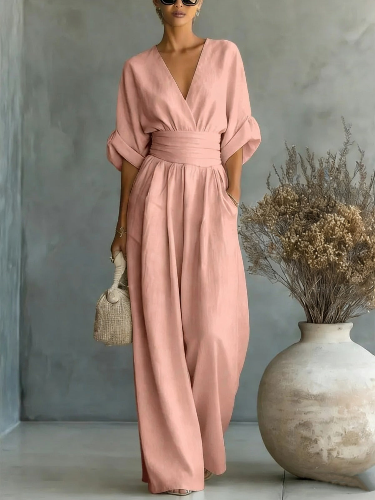 Mono Mujer Elegante Escote en V